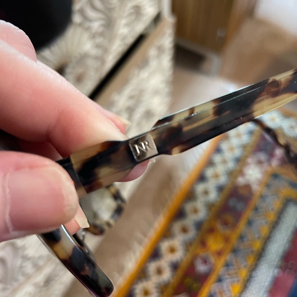 Nina Ricci sunglasses. - Picture 4 of 4